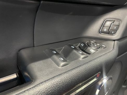 Used 2022 Ford Expedition XLT image 6