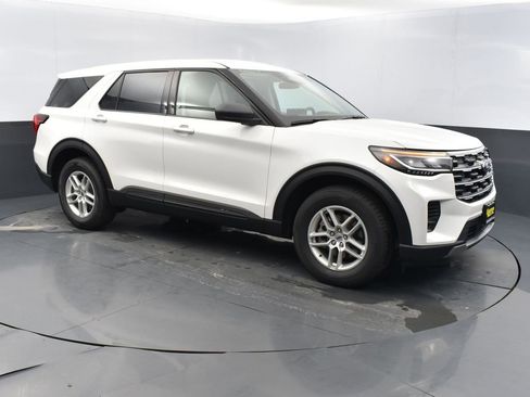 New 2026 Ford Explorer Active image 3