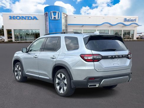 Used 2026 Honda Pilot Touring image 3