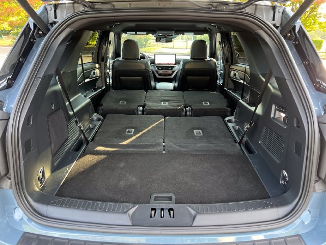 Used 2026 Ford Explorer ST w/ Sun And Sound Package AWD/4WD image 32