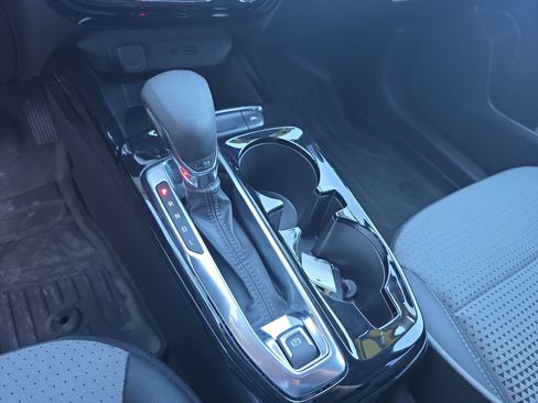 Used 2024 Chevrolet Trax LT w/ LT Convenience Package image 24