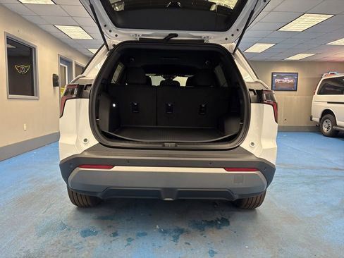 New 2026 Chevrolet Equinox LT w/ Midnight Edition AWD/4WD image 8