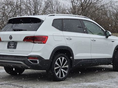 Used 2022 Volkswagen Taos SE w/ Panoramic Sunroof Package image 17