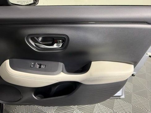 Used 2023 Honda HR-V LX image 45