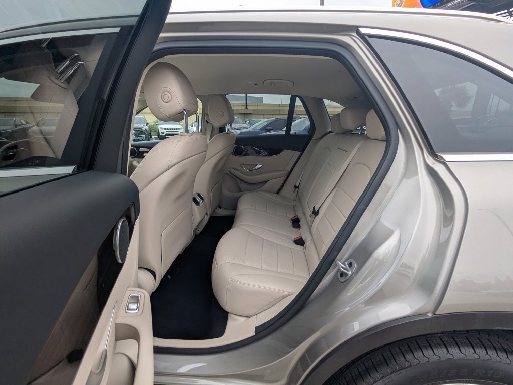 Certified 2022 Mercedes-Benz GLC 300 w/ Premium Package Lite image 25