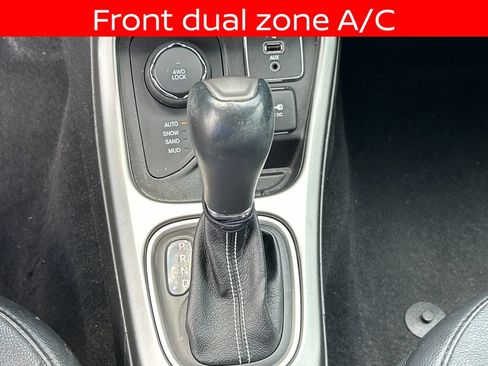 Used 2021 Jeep Compass Latitude w/ Sun and Sound Group AWD/4WD image 20