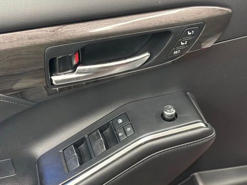 Used 2021 Toyota Highlander Limited image 14