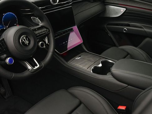 New 2025 Maserati Grecale GT image 33