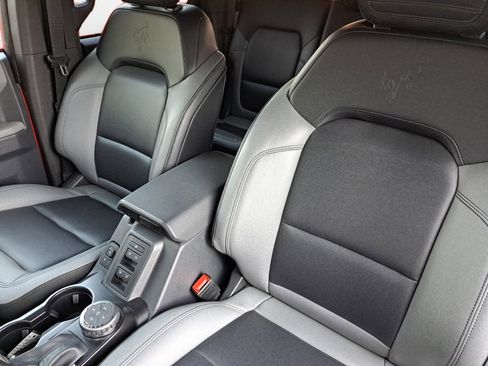 Used 2023 Ford Bronco Black Diamond image 11