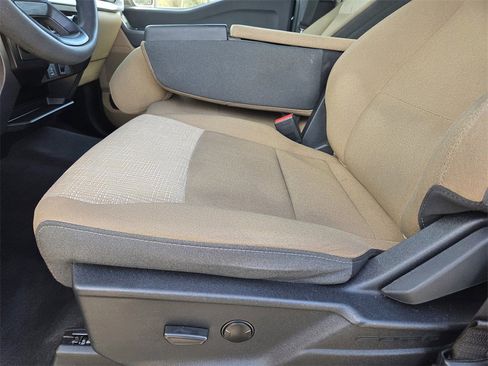Used 2023 Ford F150 XLT image 14