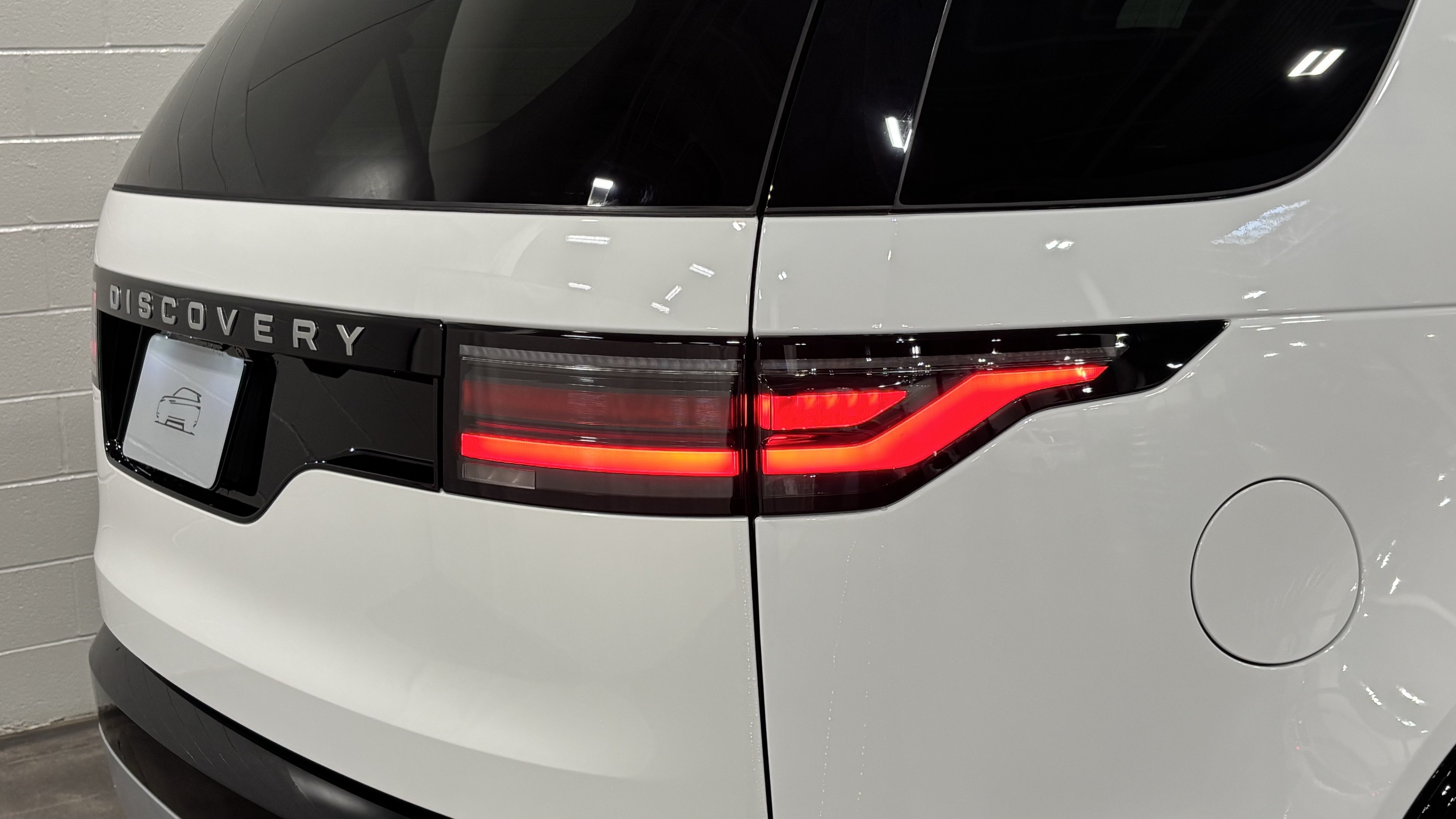 New 2026 Land Rover Discovery Limited Edition AWD/4WD image 18