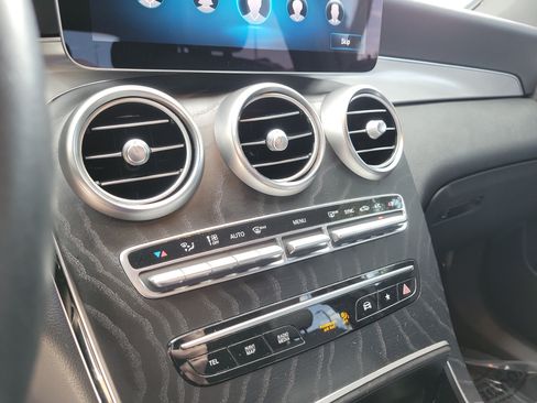 Used 2020 Mercedes-Benz GLC 300 image 22