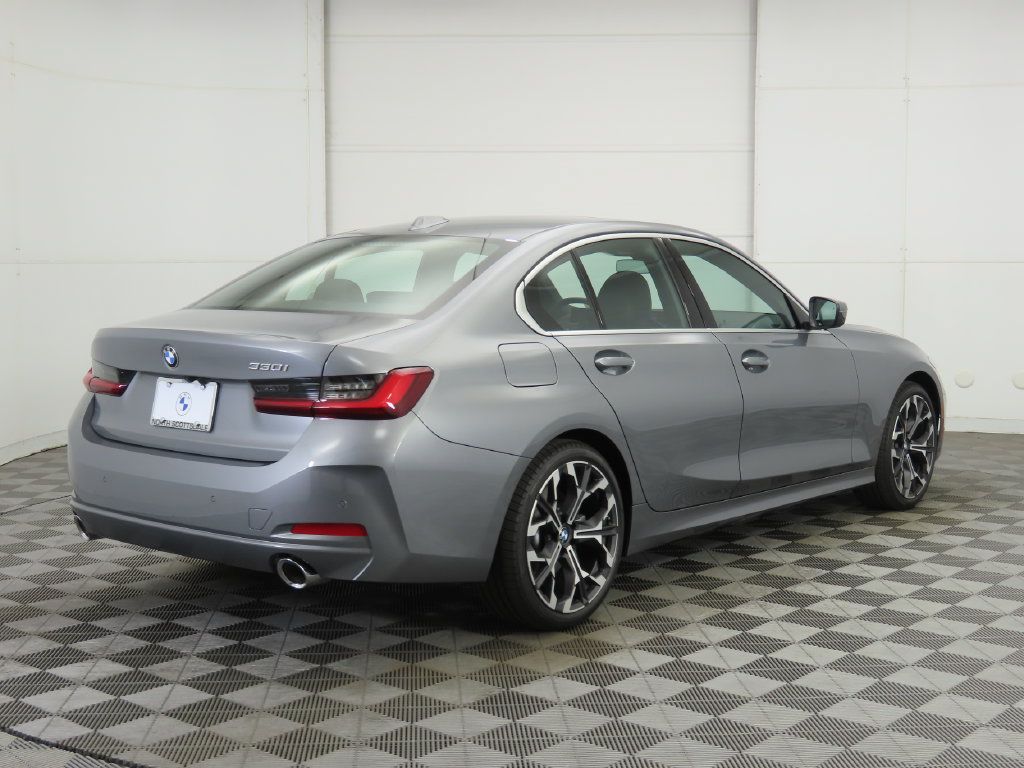 Used 2026 BMW 330i Sedan w/ Convenience Package RWD image 6