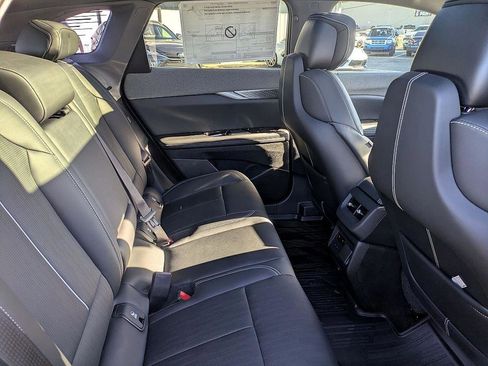 New 2026 Cadillac Optiq Luxury 2 image 25