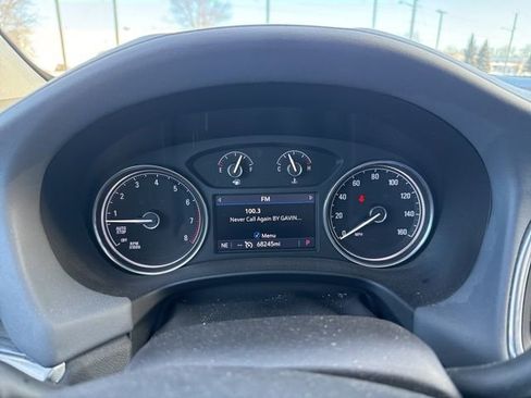 Used 2021 Buick Enclave Essence w/ Sport Touring Edition image 4