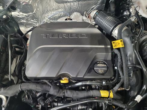 Used 2025 Chevrolet Trax LT FWD image 30