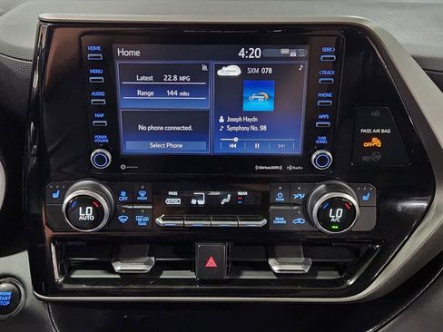Used 2022 Toyota Highlander XLE FWD image 35