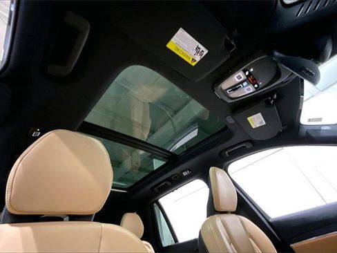 Certified 2024 Volvo XC90 T8 Ultimate w/ Protection Package Premier image 22