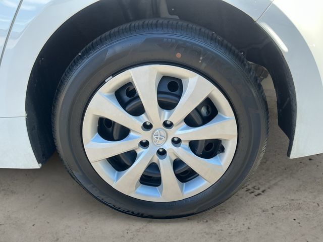 Used 2025 Toyota Corolla LE FWD image 9