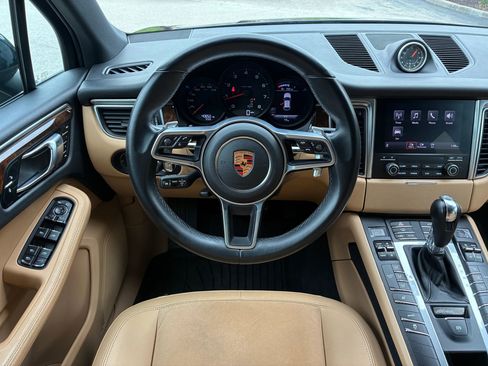 Used 2018 Porsche Macan Sport Edition AWD/4WD image 13