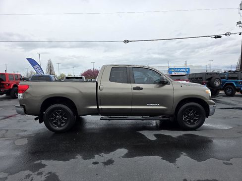 Used 2013 Toyota Tundra 2WD Double Cab w/ Tow Pkg image 4