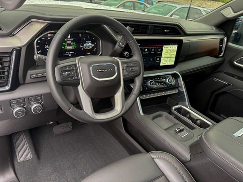 Used 2026 GMC Sierra 2500 Denali w/ Technology Package AWD/4WD image 5
