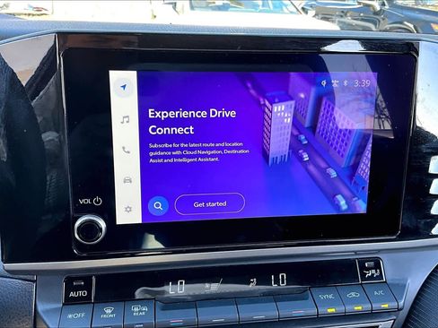 Used 2025 Toyota Camry SE image 32