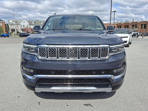 Used 2024 Jeep Grand Wagoneer Series III image 2