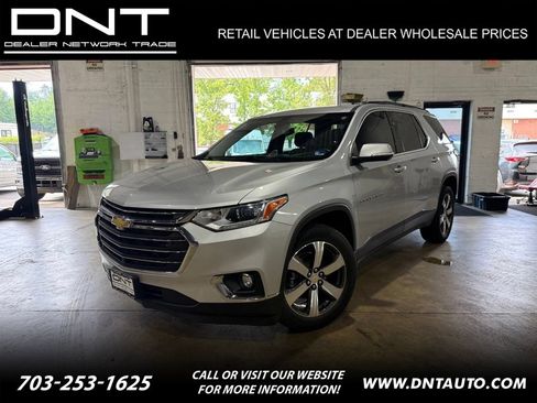 Used 2021 Chevrolet Traverse LT w/ LT Premium Package AWD/4WD image 1