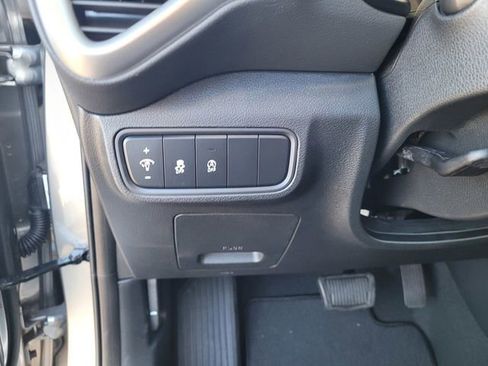 Used 2025 Kia Soul LX image 22