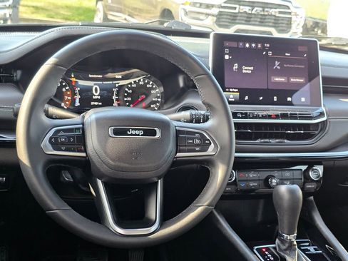 Used 2024 Jeep Compass Latitude w/ Altitude Special Edition AWD/4WD image 36