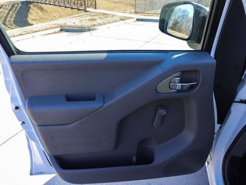 Used 2016 Nissan Frontier S image 26