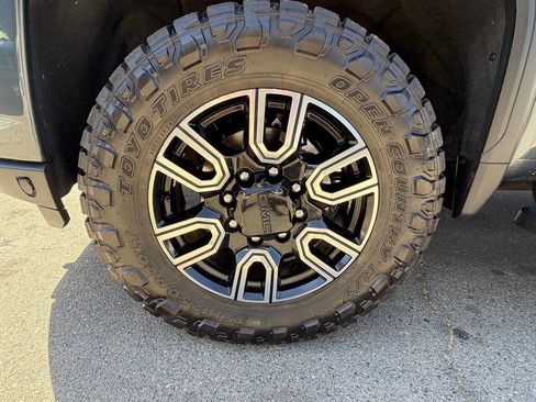 Used 2020 GMC Sierra 3500 AT4 w/ AT4 Premium Package image 38