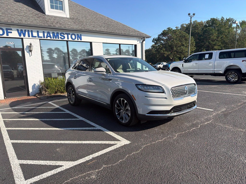 Used 2023 Lincoln Nautilus Reserve w/ Equipment Group 201A AWD/4WD image 5