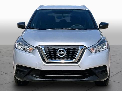 Used 2019 Nissan Kicks S FWD image 4