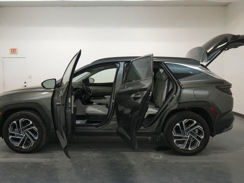 Used 2025 Hyundai Tucson Limited image 36