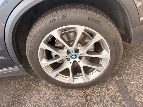 Used 2022 BMW X5 xDrive45e w/ Premium Package AWD/4WD image 8