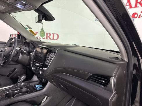 Used 2021 Chevrolet Traverse RS image 17