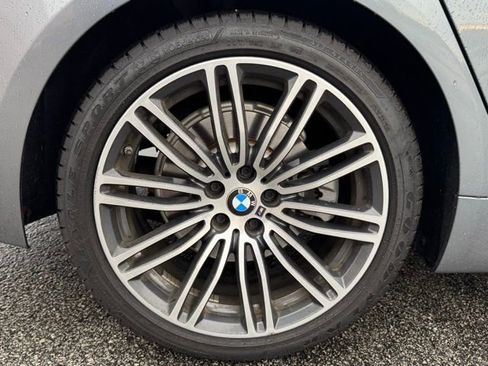 Used 2019 BMW 530i xDrive w/ M Sport Package image 11