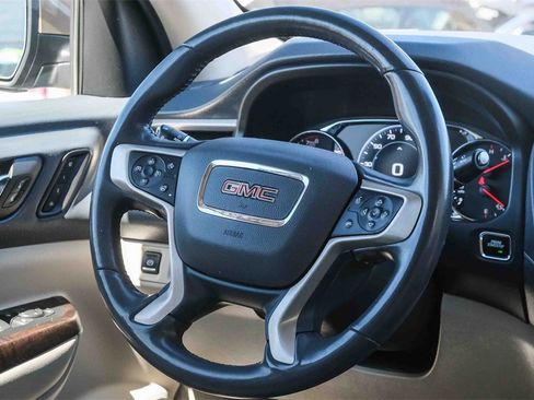 Used 2022 GMC Acadia Denali w/ Denali Ultimate Package image 14