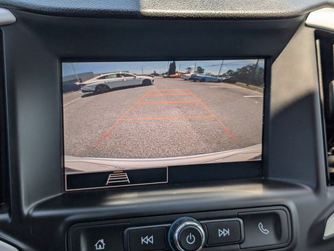 Used 2024 GMC Terrain SLE FWD image 17