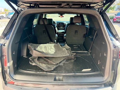 Used 2023 Chevrolet Traverse LT w/ LPO, Floor Liner Package image 27