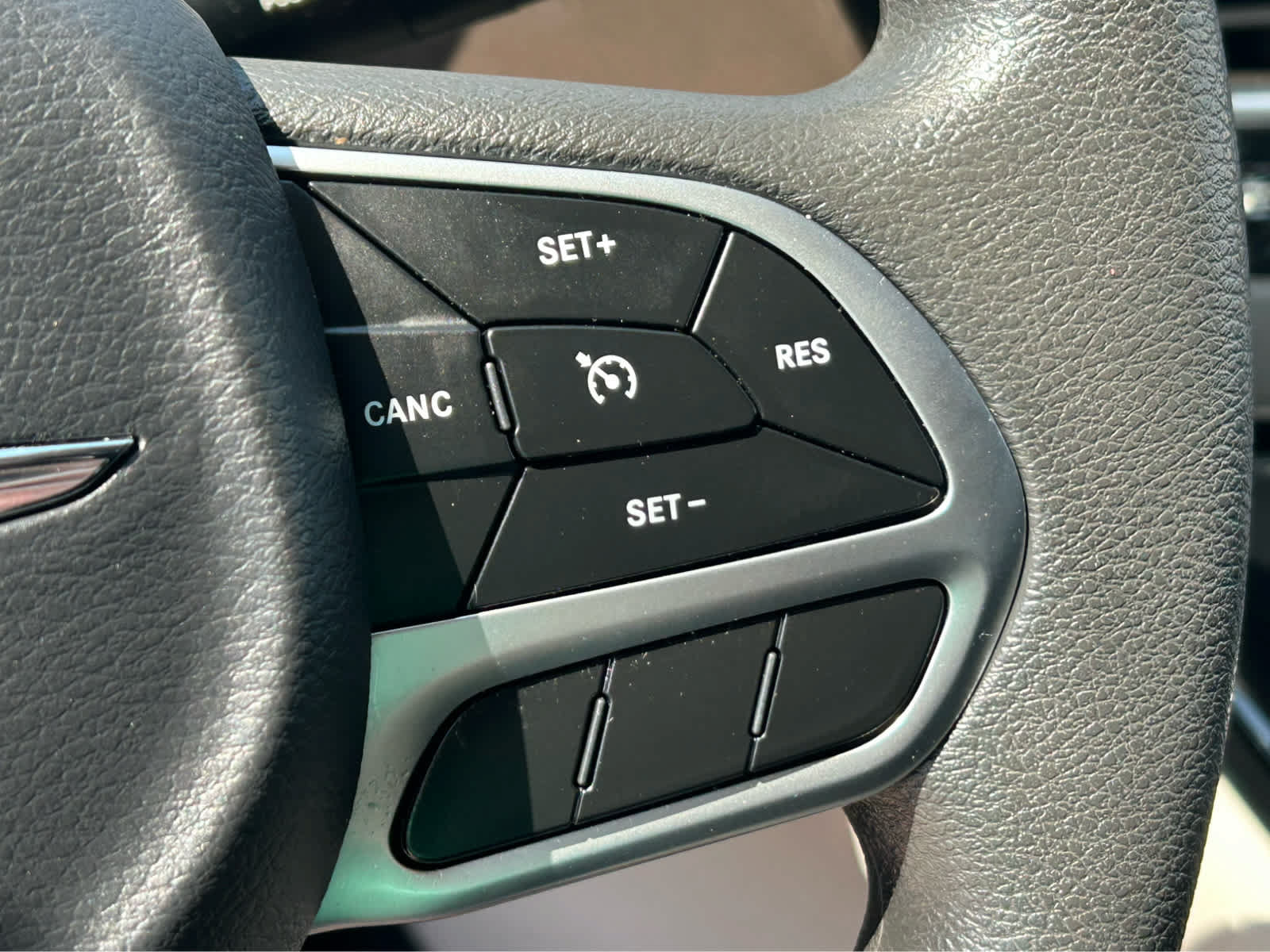 Used 2018 Chrysler Pacifica Touring Plus FWD image 25