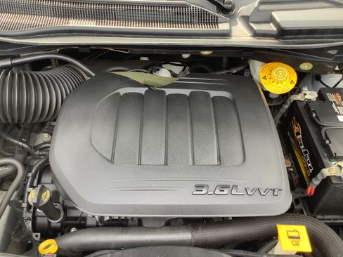 Used 2019 Dodge Grand Caravan GT FWD image 9