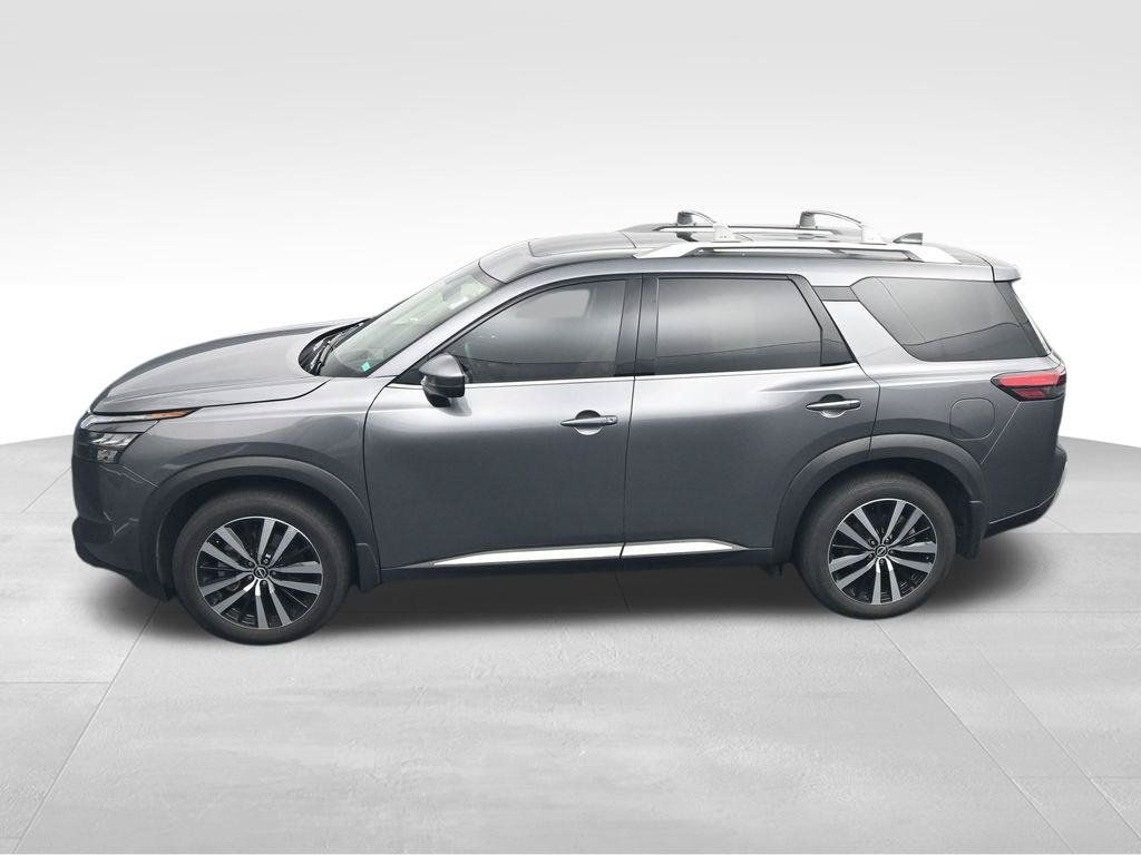 Used 2025 Nissan Pathfinder Platinum AWD/4WD image 38