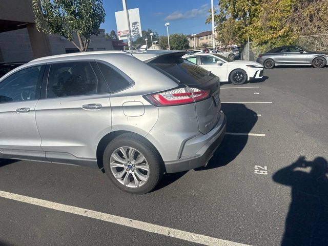 Used 2019 Ford Edge Titanium FWD image 32