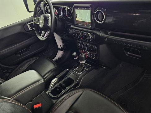 Used 2022 Jeep Wrangler Unlimited Rubicon w/ Xtreme Recon 35" Tire Package AWD/4WD image 33