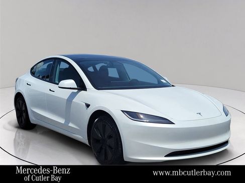 Used 2024 Tesla Model 3 Standard Range RWD image 1