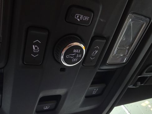 Used 2021 Cadillac Escalade Premium Luxury image 24