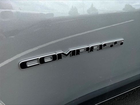 Used 2023 Jeep Compass Latitude AWD/4WD image 31